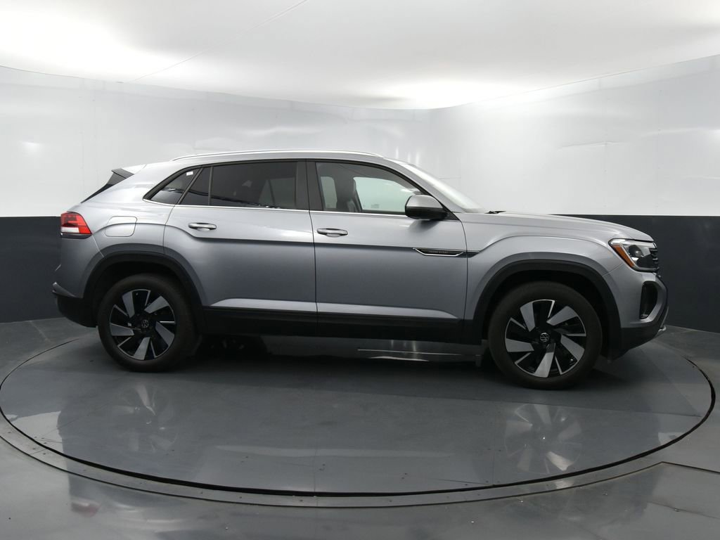 Used 2024 Volkswagen Atlas Cross Sport SE image 46