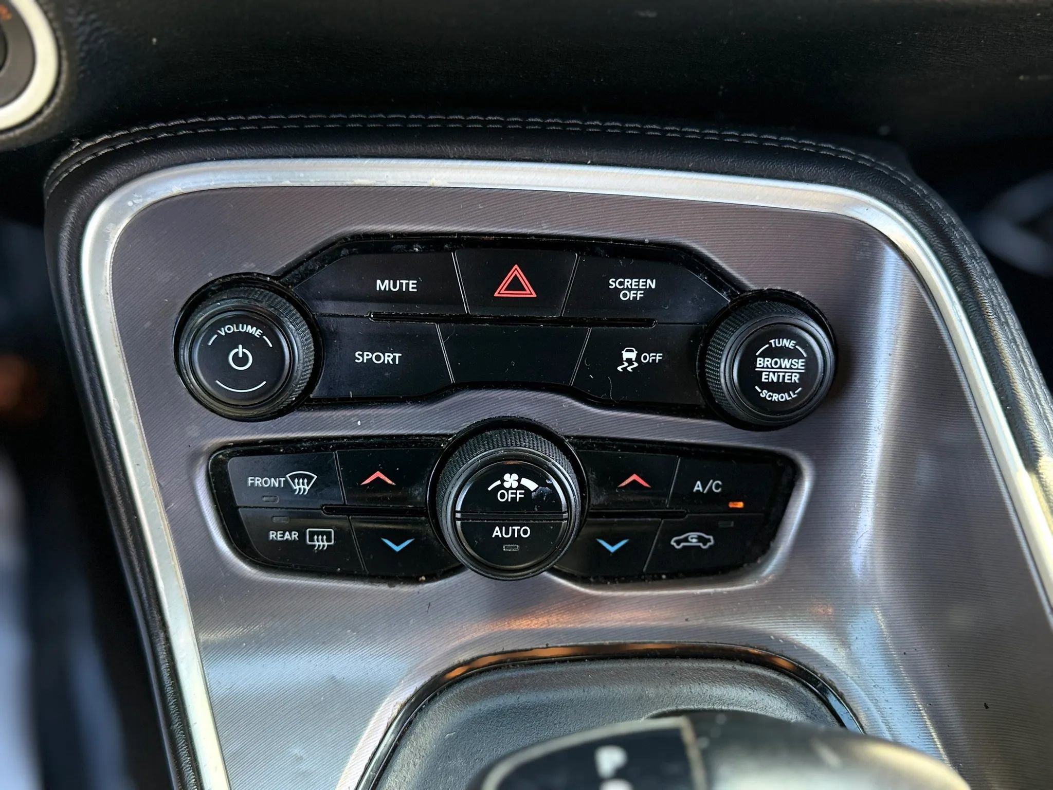 Used 2019 Dodge Challenger SXT w/ Blacktop Package RWD image 28