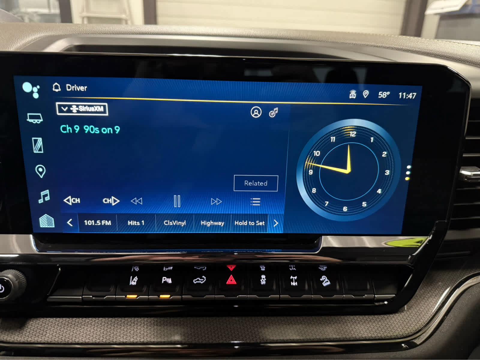 Used 2025 Chevrolet Silverado 2500 ZR2 w/ Technology Package image 16