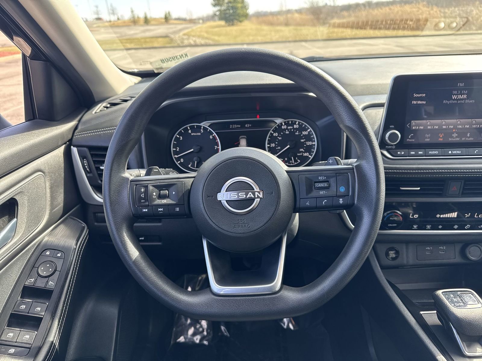 Used 2024 Nissan Rogue SV image 18