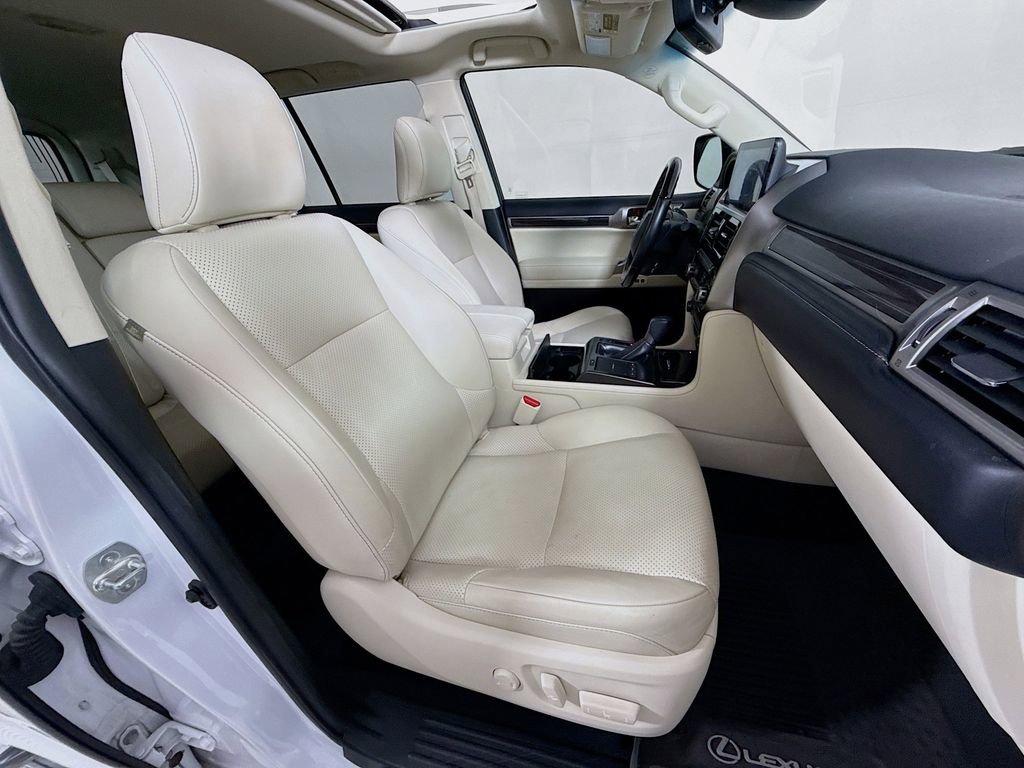Used 2023 Lexus GX 460 Luxury w/ Accessory Package image 29