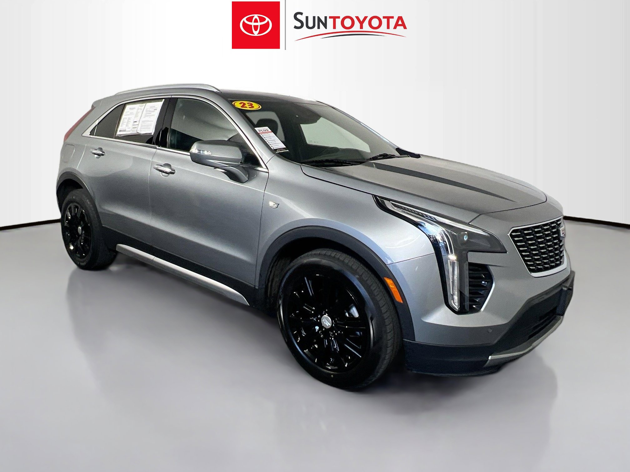Used 2023 Cadillac XT4 Premium Luxury FWD image 1