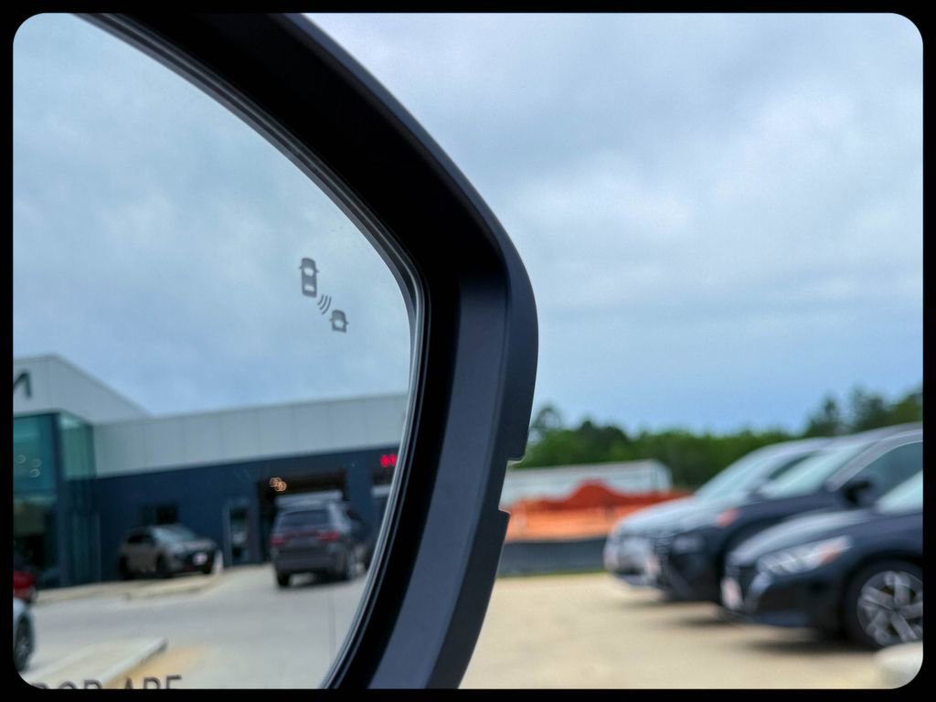 Used 2024 Nissan Pathfinder Platinum w/ Cargo Package image 10