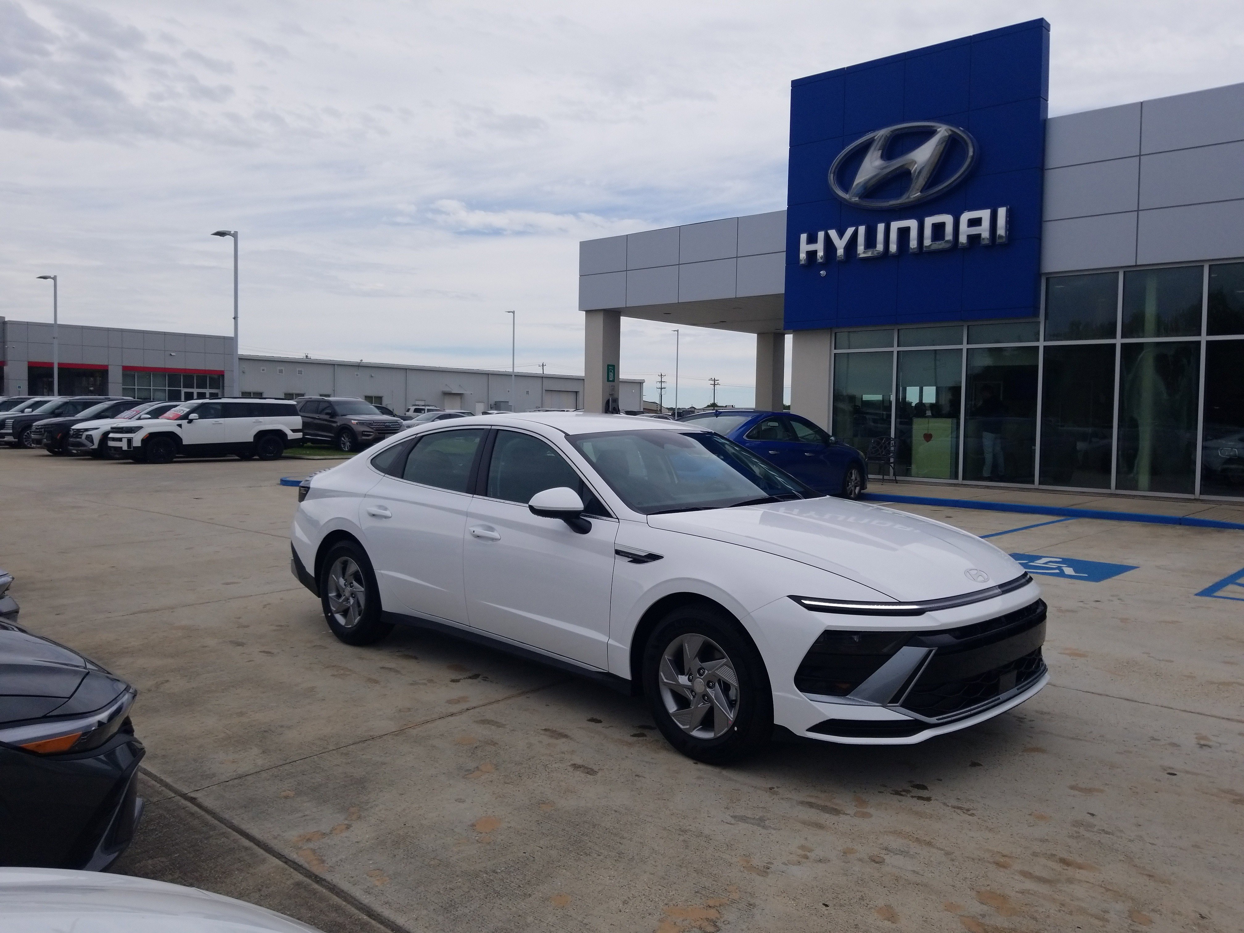 New 2026 Hyundai Sonata SE image 1