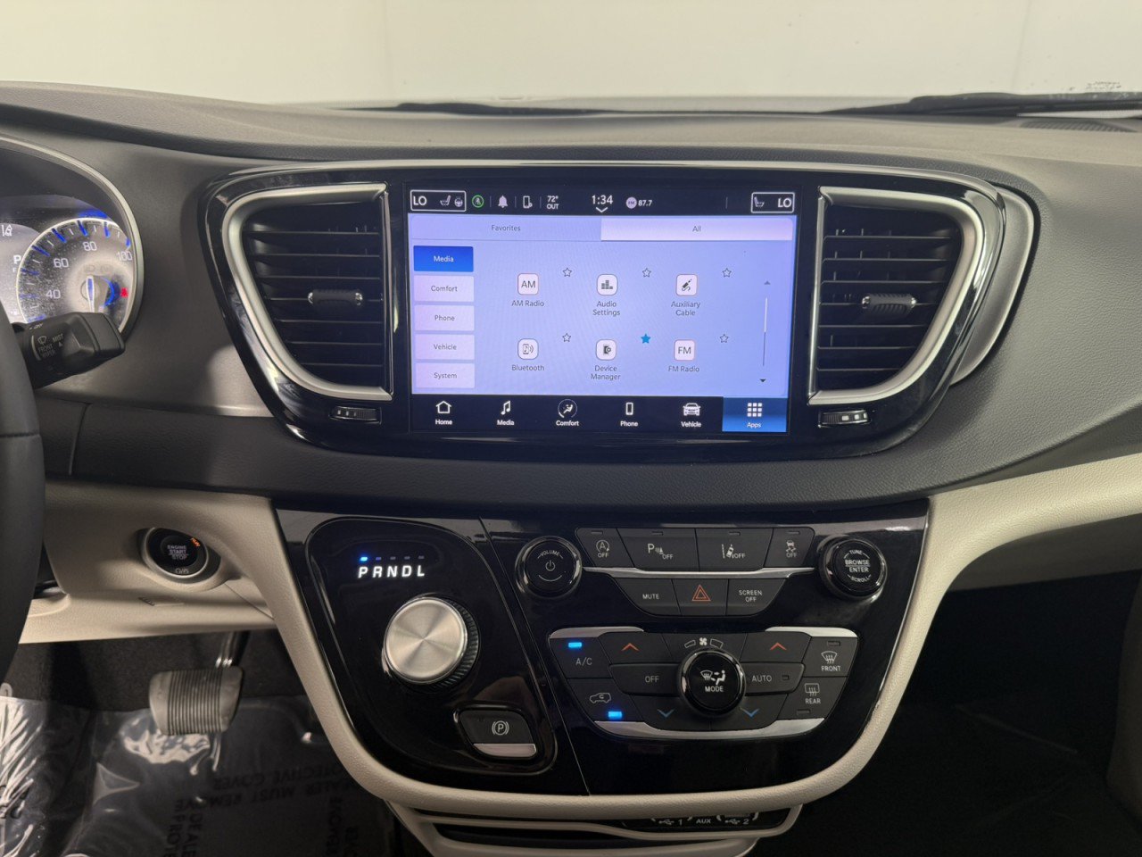 Used 2023 Chrysler Pacifica Touring-L FWD image 20