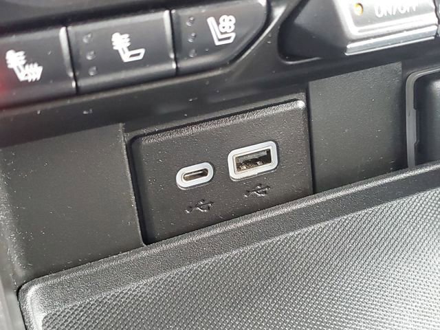 Used 2023 GMC Yukon XL SLT image 23