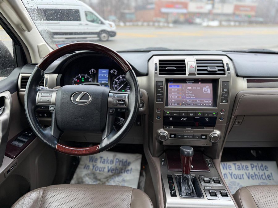 Used 2014 Lexus GX 460 Luxury w/ Driver Support Package image 28