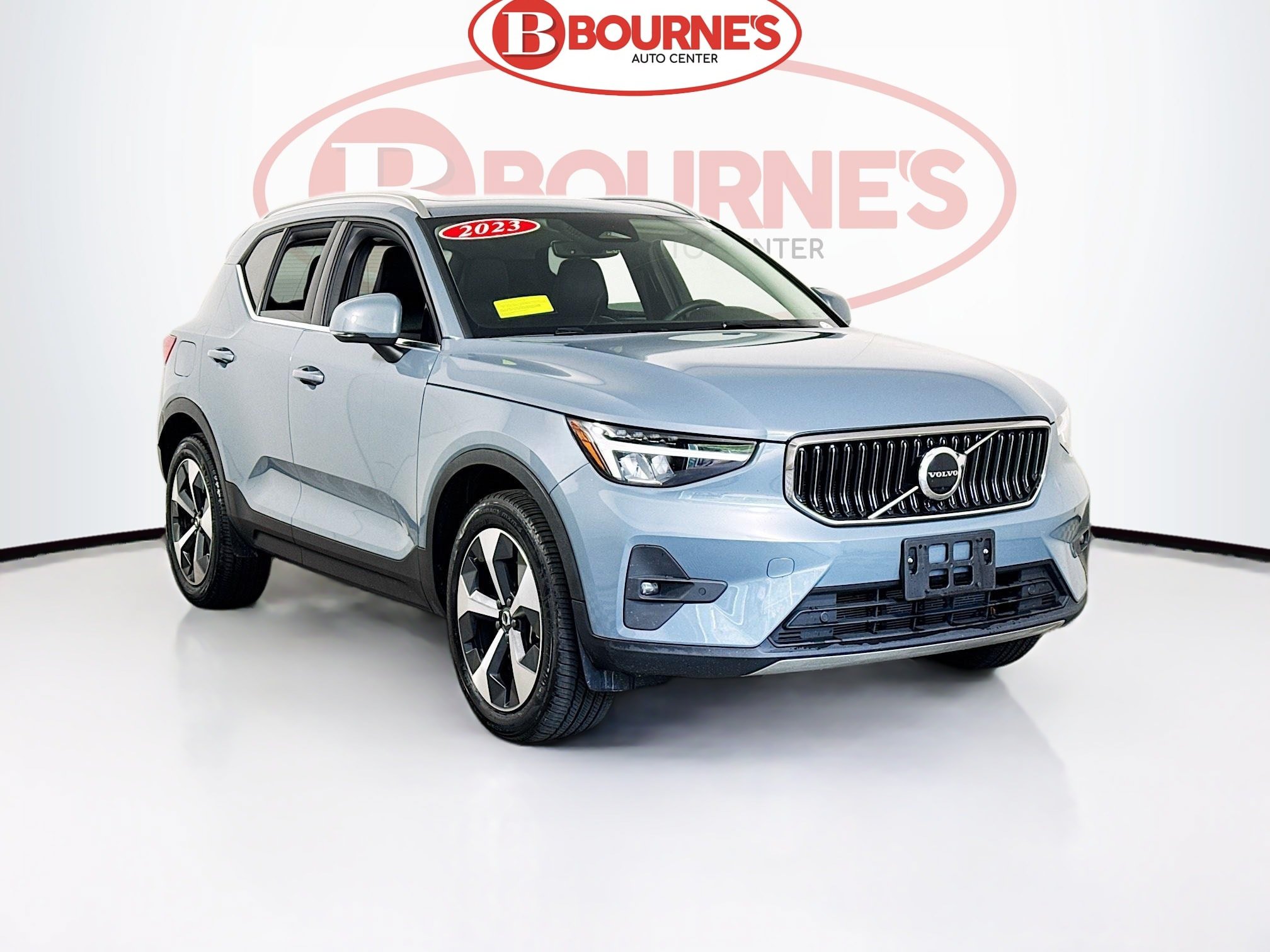 Used 2023 Volvo XC40 B5 Plus w/ Protection Package Premier AWD/4WD video 1