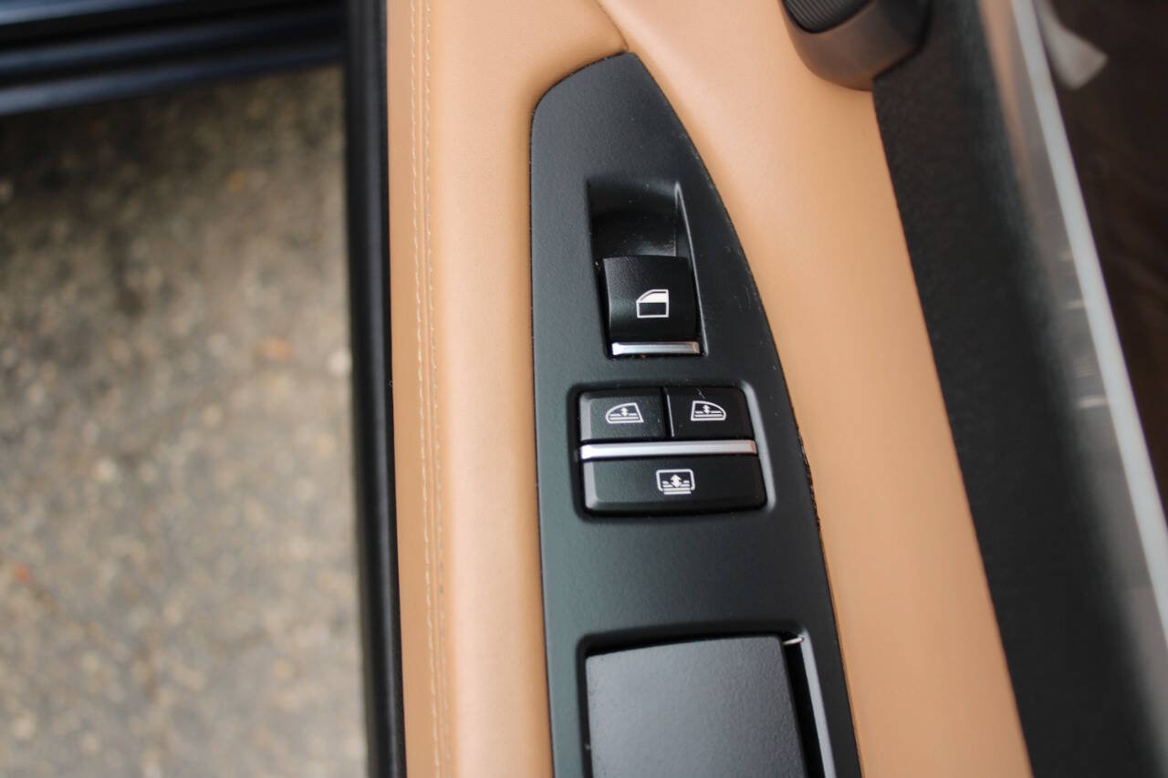 Used 2011 BMW 750Li xDrive AWD/4WD image 13