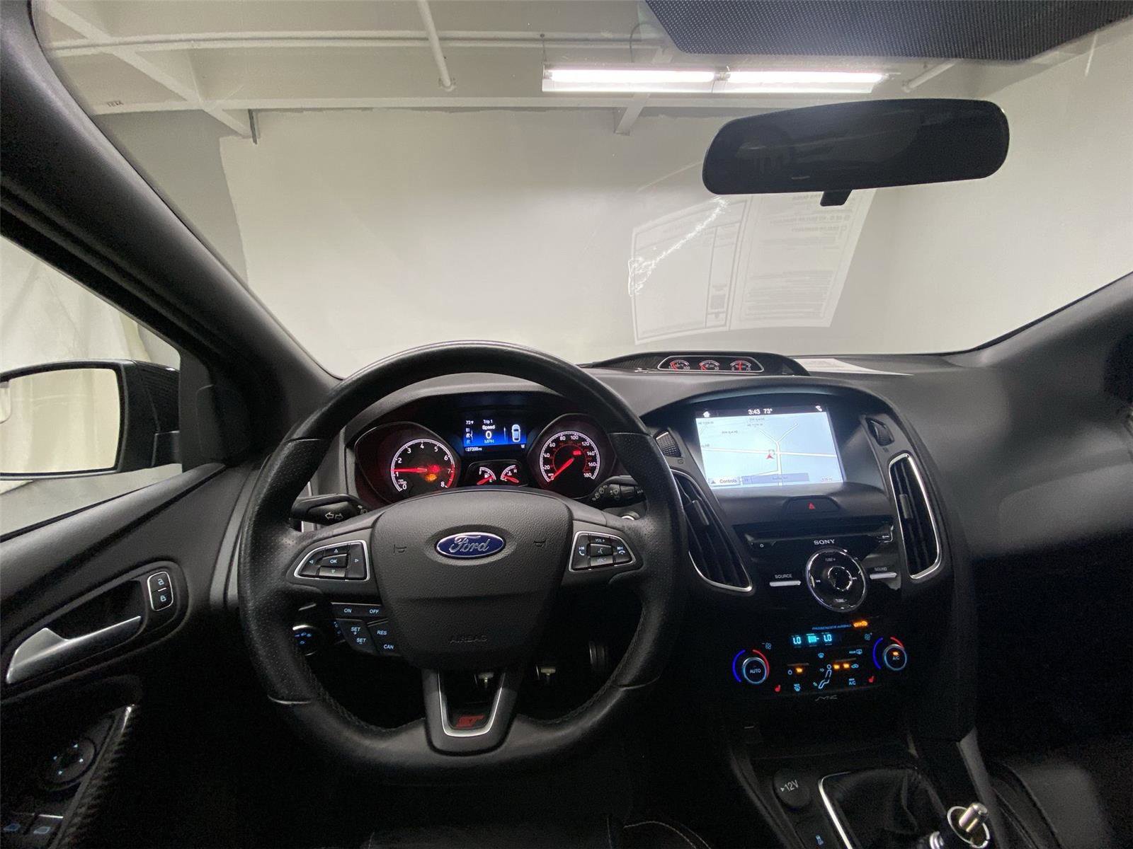 Used 2018 Ford Focus ST w/ Equipment Group 402A FWD image 31