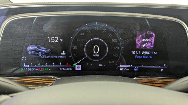 Used 2022 Cadillac Escalade ESV Luxury image 36