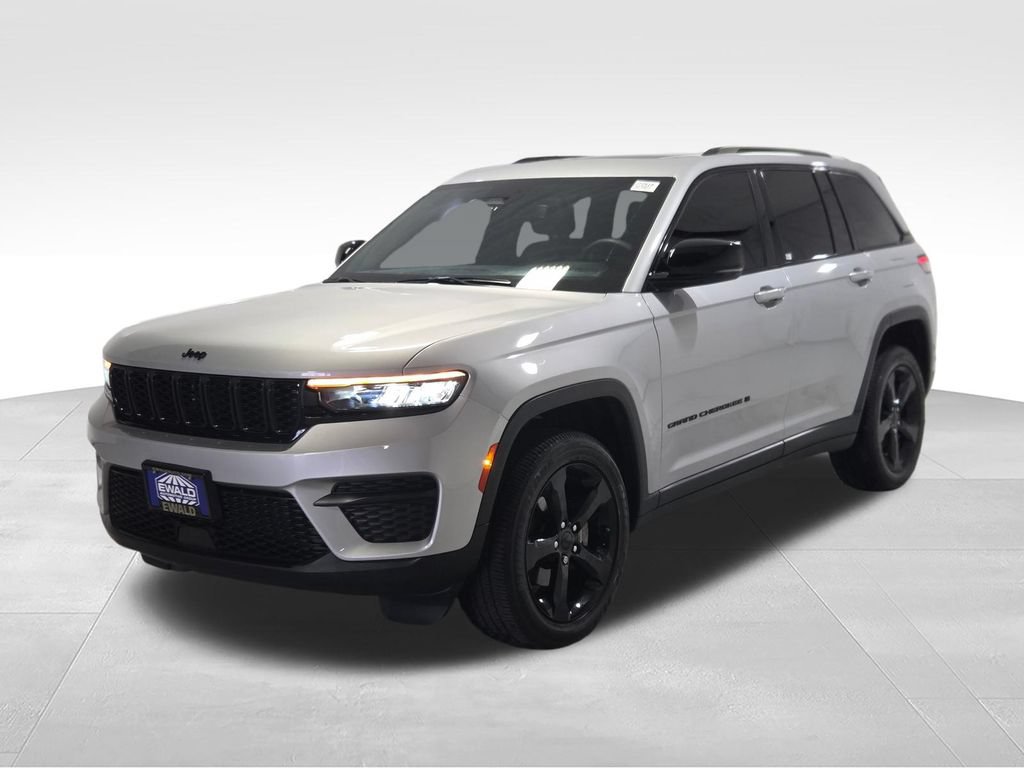 Certified 2023 Jeep Grand Cherokee Altitude AWD/4WD image 23