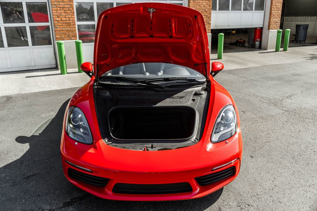Used 2024 Porsche 718 Boxster w/ Premium Package RWD image 25
