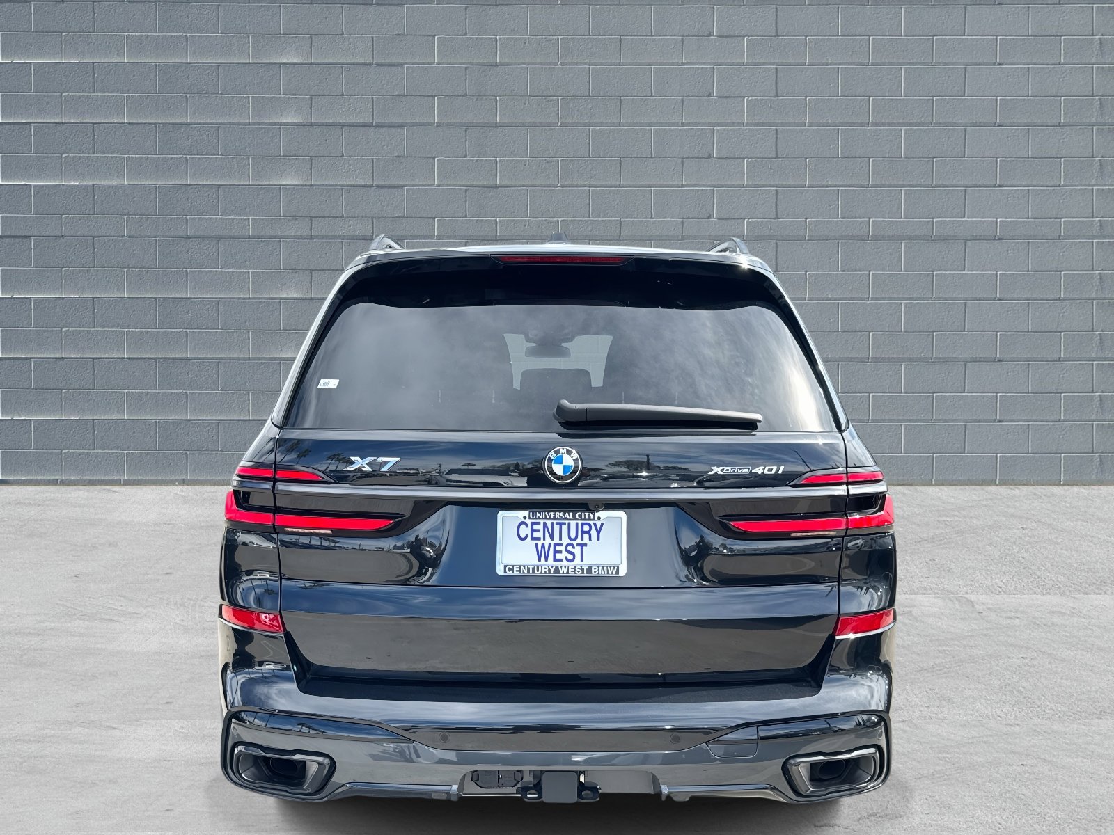 Used 2025 BMW X7 xDrive40i w/ M Sport Package image 4