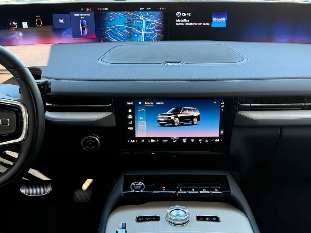 New 2027 Lincoln Navigator L Premier AWD/4WD image 5