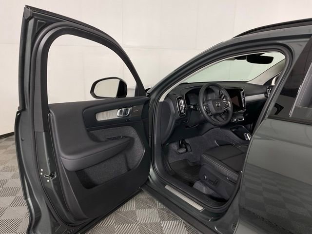 New 2026 Volvo XC40 B5 Ultra w/ Protection Package Premier AWD/4WD image 28