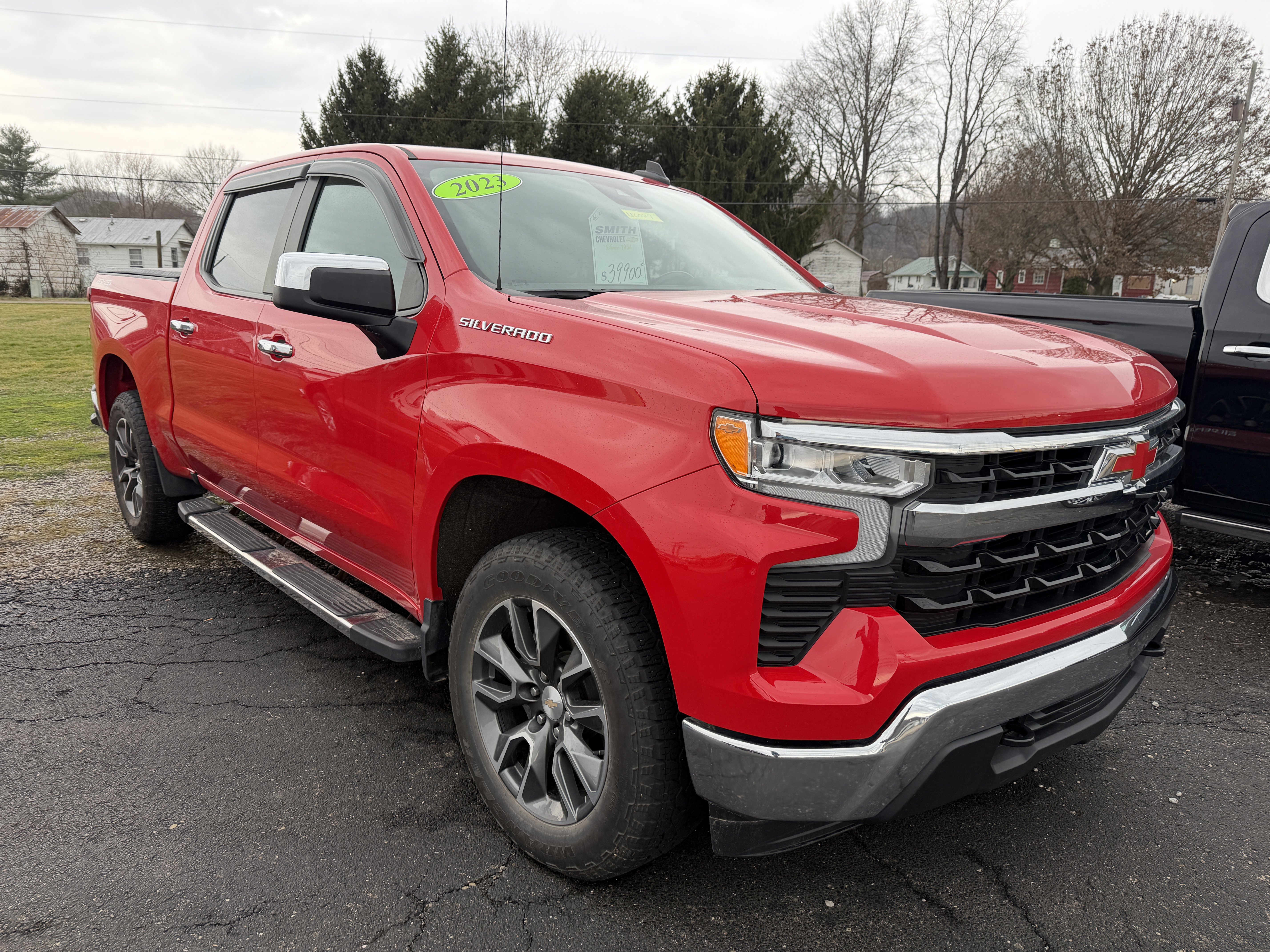 Used 2023 Chevrolet Silverado 1500 LT image 2