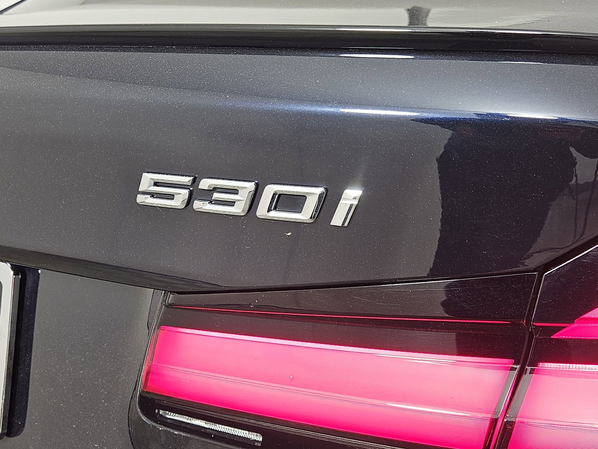 Used 2023 BMW 530i w/ Executive Package RWD image 9