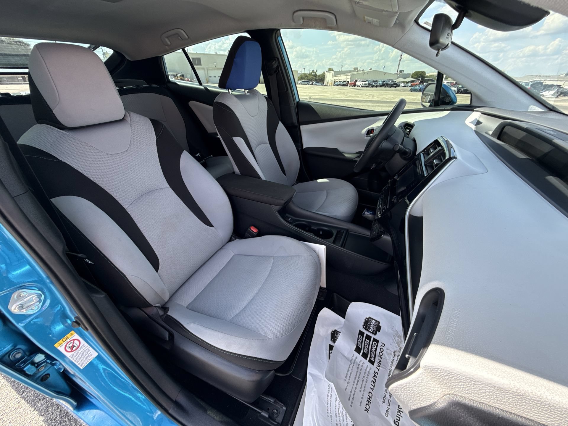 Used 2019 Toyota Prius LE FWD image 25