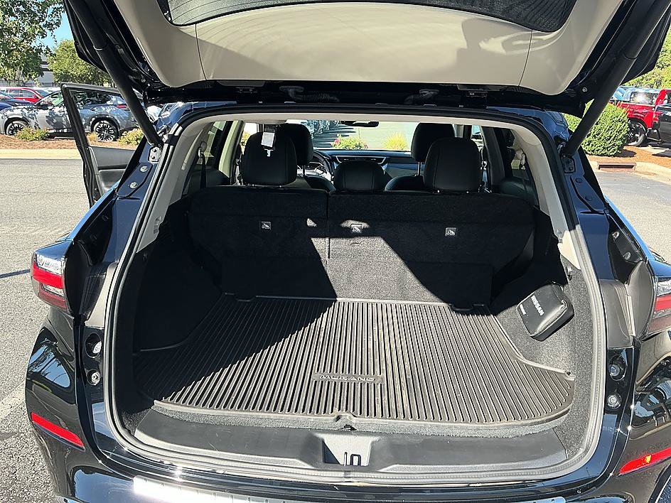 Certified 2023 Nissan Murano Platinum w/ Cargo Package FWD image 28