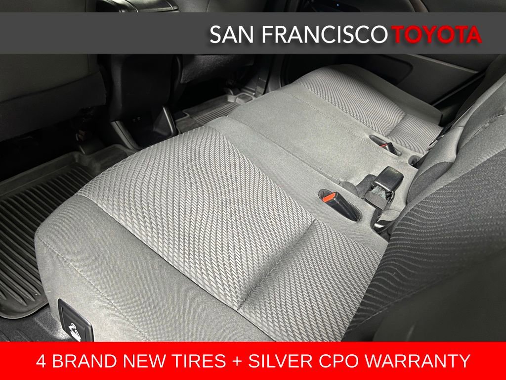 Used 2017 Toyota Highlander LE image 16