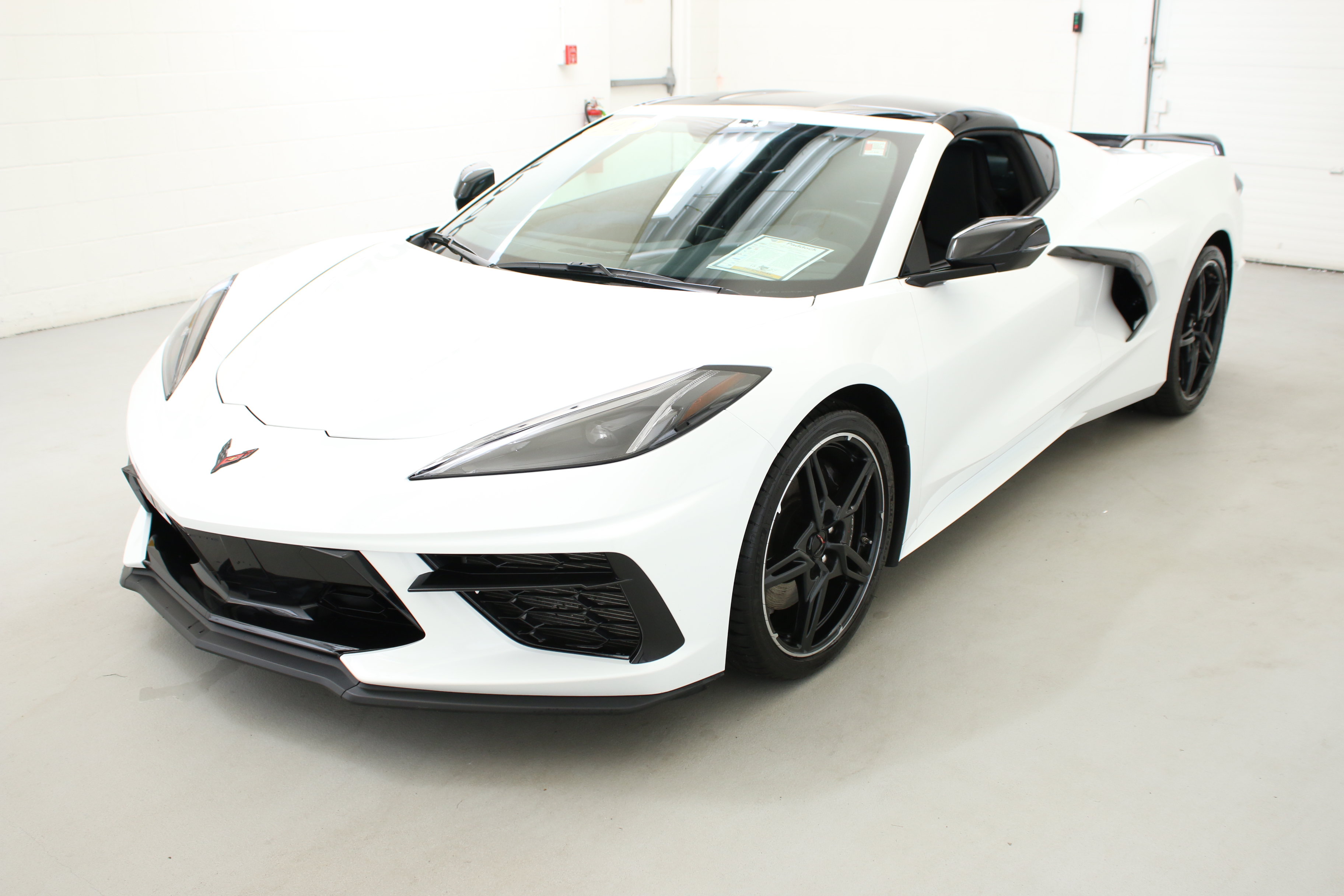 Used 2021 Chevrolet Corvette Stingray Coupe w/ Z51 Performance Package RWD image 3