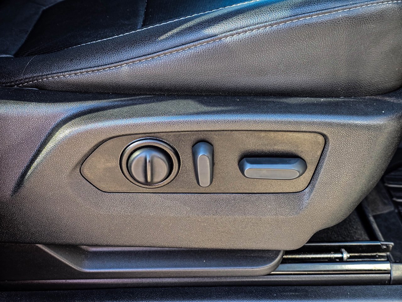 Used 2021 GMC Sierra 1500 SLT image 45