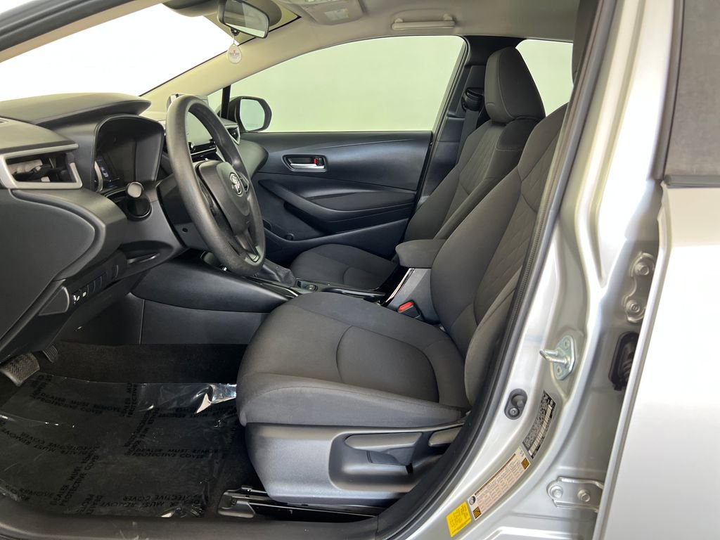 Used 2021 Toyota Corolla LE w/ Carpet Mat Package (TMS) FWD image 11
