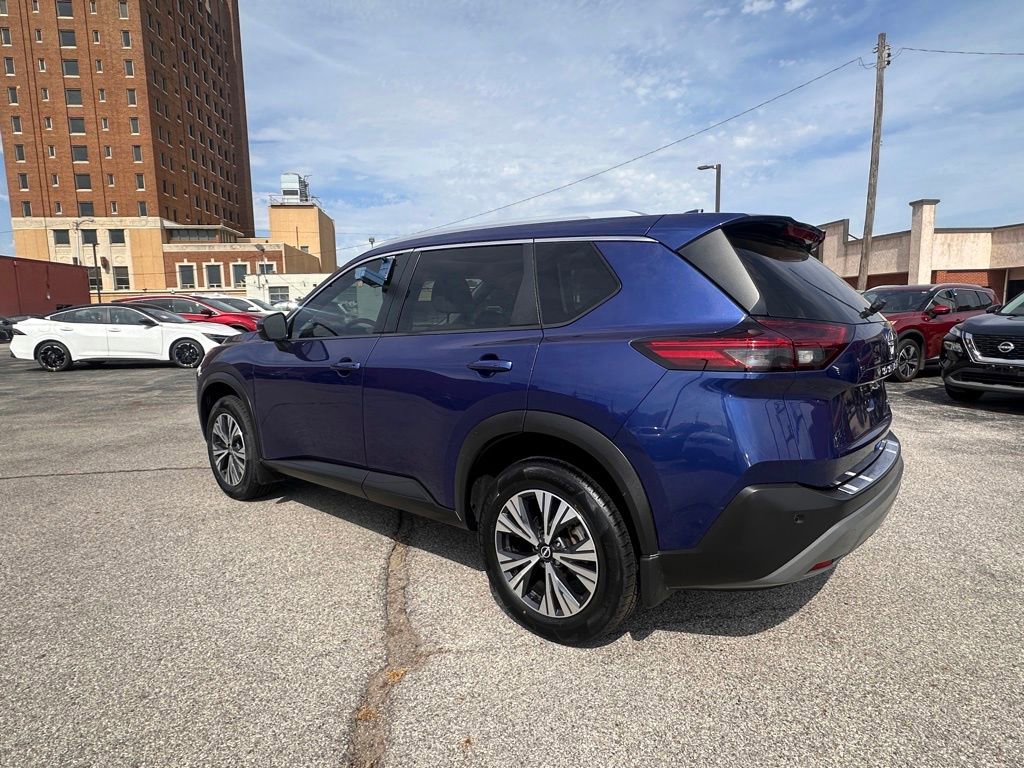 Used 2022 Nissan Rogue SV w/ SV Premium Package FWD image 3