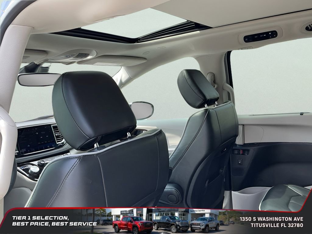 Used 2024 Chrysler Pacifica Limited image 22