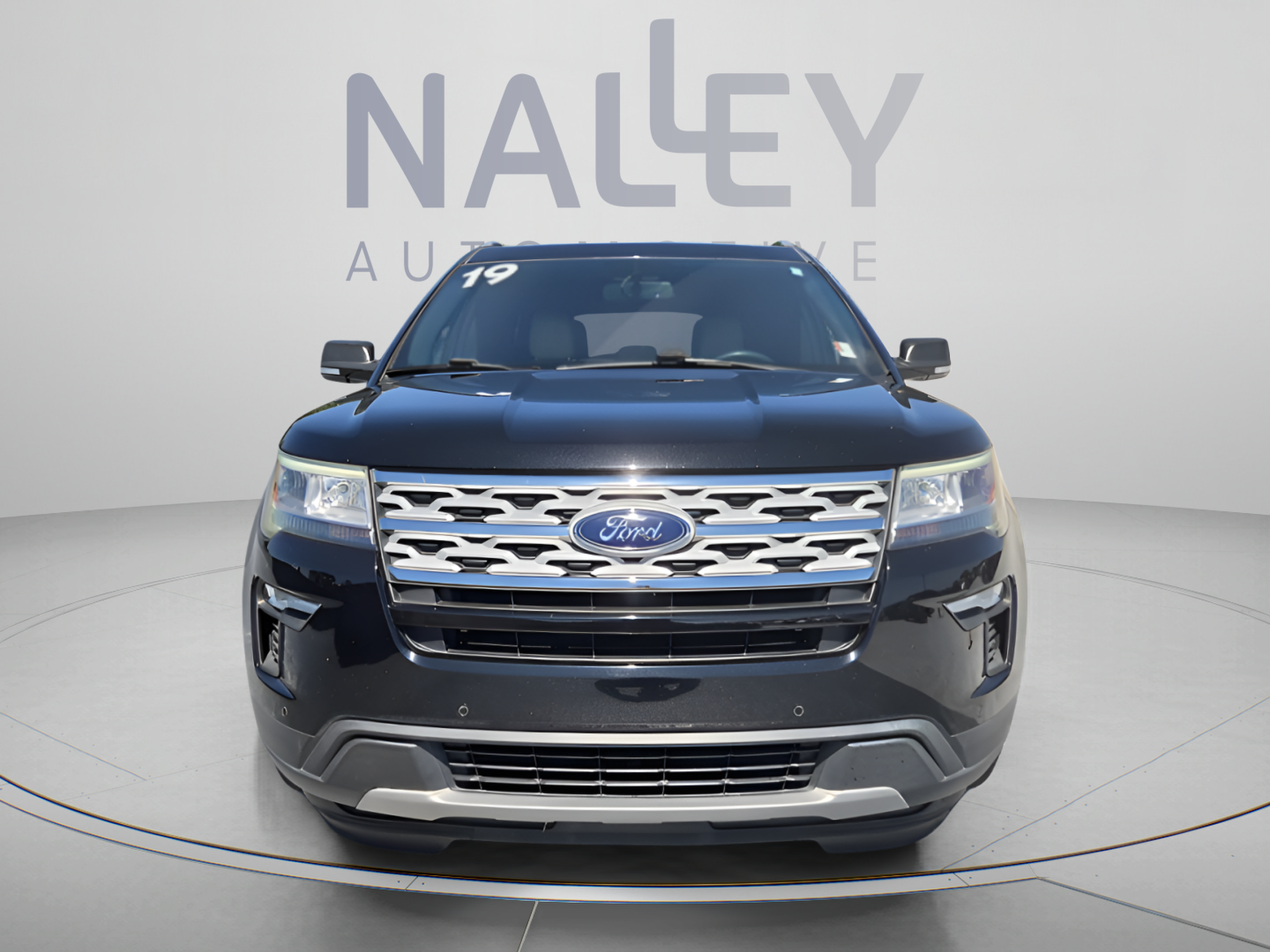 Used 2019 Ford Explorer XLT w/ Equipment Group 202A FWD image 8