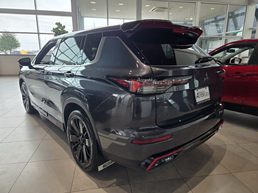 New 2026 Mitsubishi Outlander LE AWD/4WD image 3
