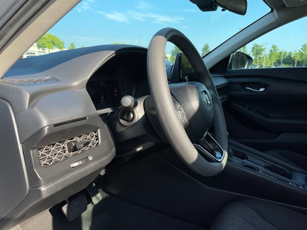 Certified 2025 Honda Accord LX image 27
