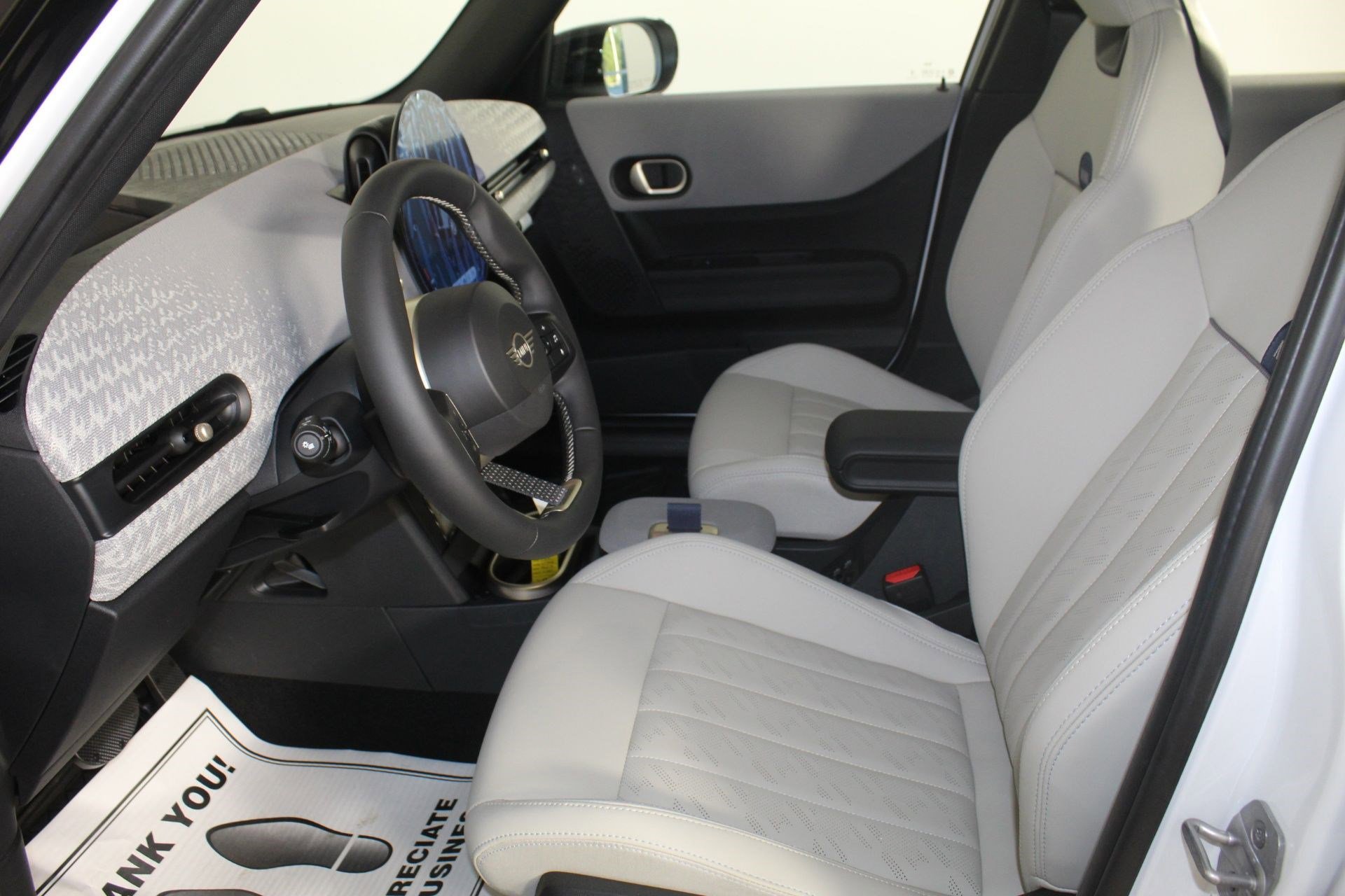 Certified 2025 MINI Cooper S image 5