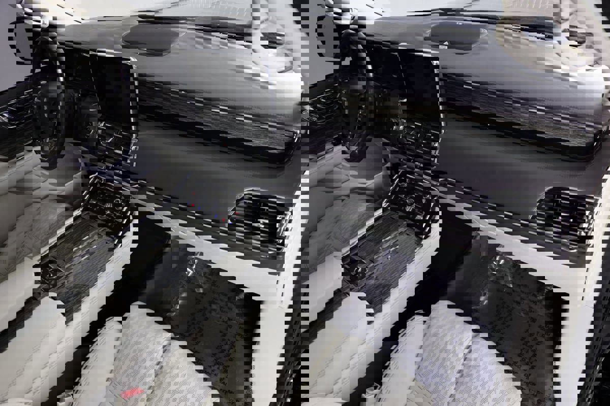 Used 2020 Lincoln Navigator L Black Label w/ Cargo Convenience Package image 41