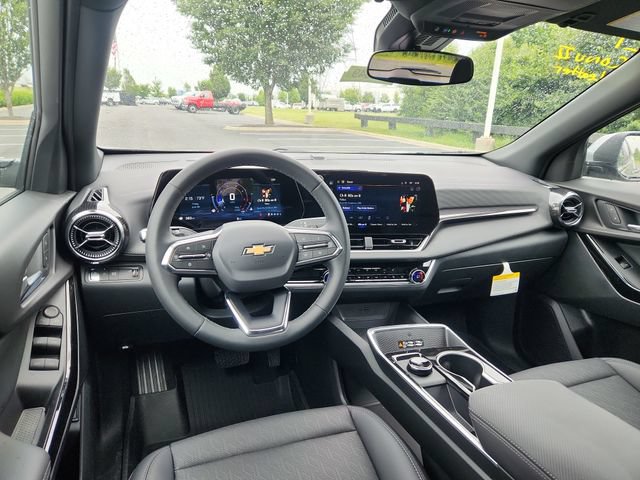 New 2026 Chevrolet Equinox LT w/ Convenience Package II FWD image 14