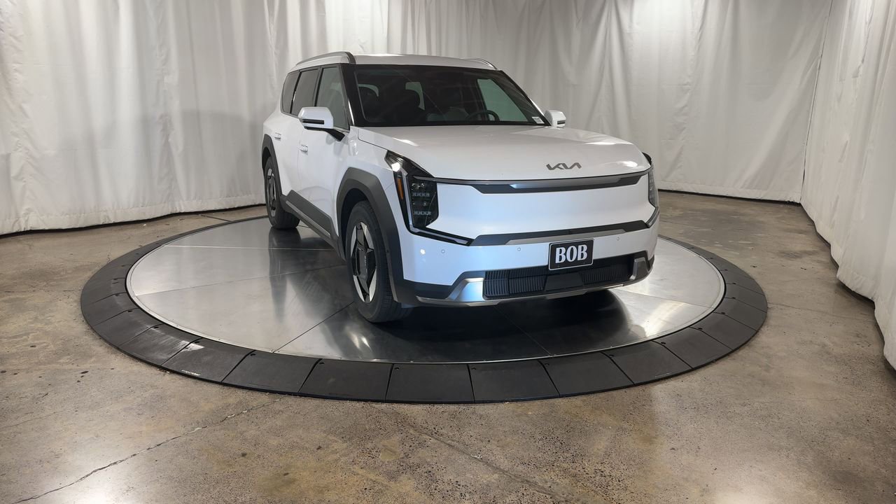 New 2026 Kia EV9 Wind image 4