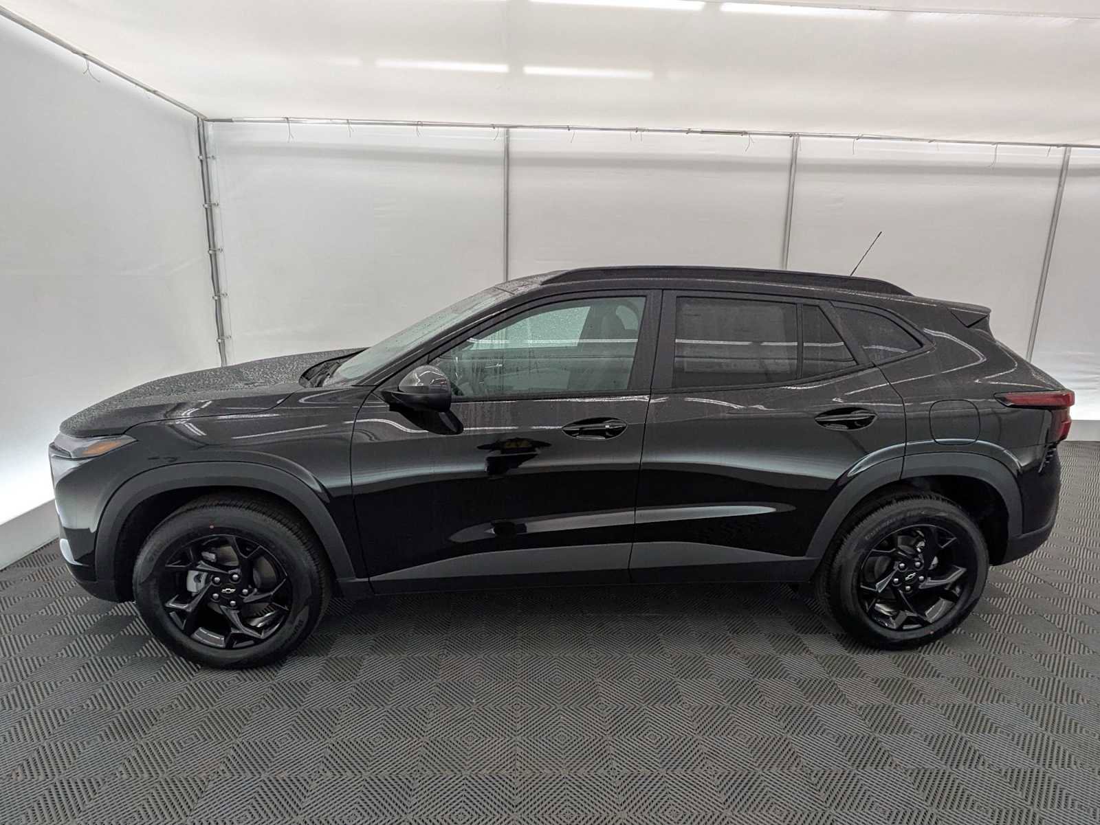 New 2026 Chevrolet Trax LT FWD image 3