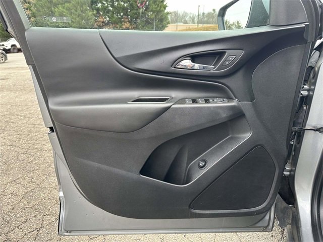 Used 2023 Chevrolet Equinox LT image 18