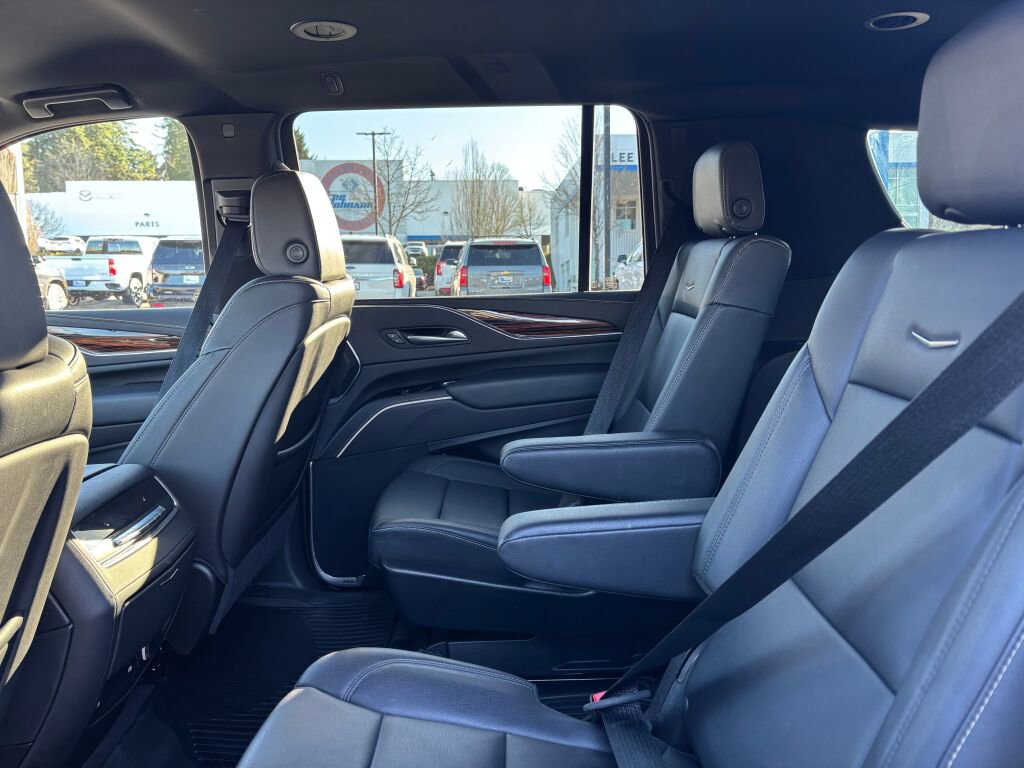 Used 2024 Cadillac Escalade ESV Luxury image 14