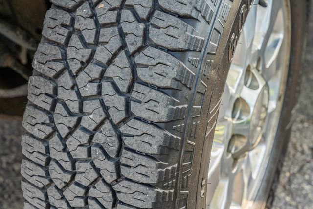 Used 2015 GMC Sierra 2500 SLE image 16