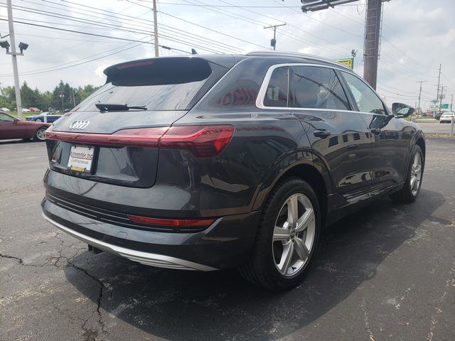 Used 2019 Audi e-tron Prestige w/ Prestige Package AWD/4WD image 5