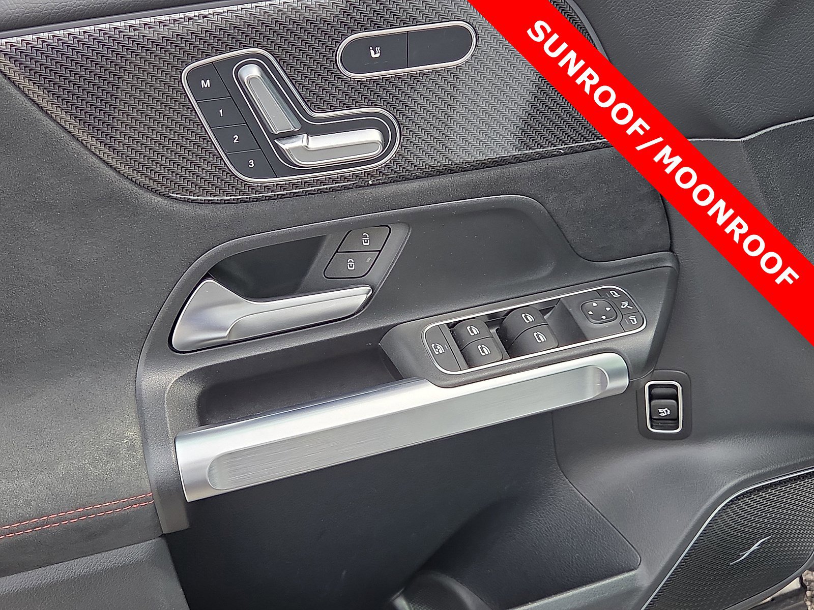 Used 2025 Mercedes-Benz GLB 35 AMG 4MATIC image 13