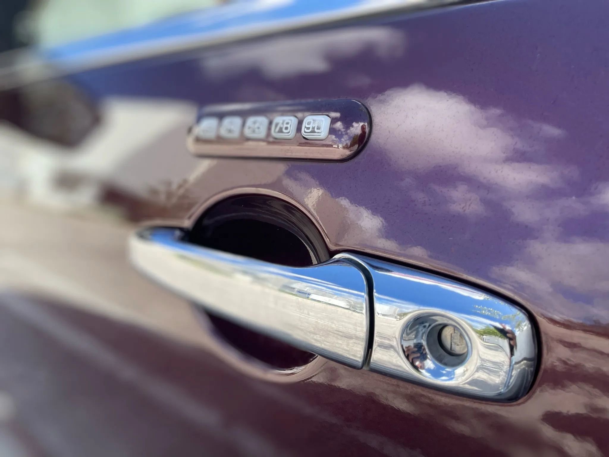 Used 2011 Lincoln MKZ Hybrid image 16