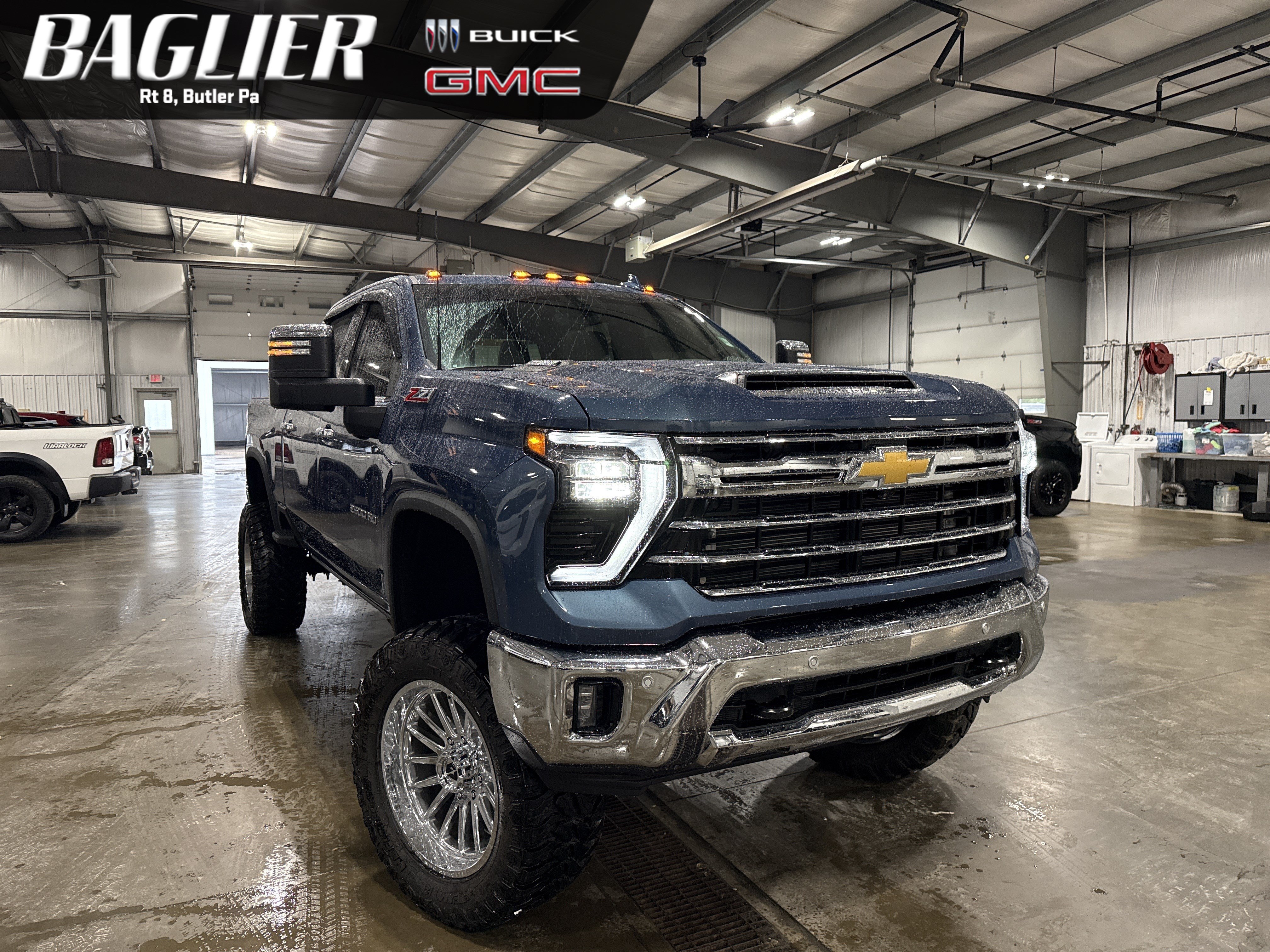Used 2024 Chevrolet Silverado 2500 LTZ w/ LTZ Premium Package AWD/4WD image 1