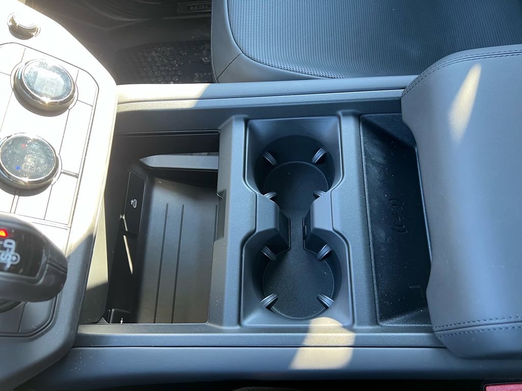 New 2026 Land Rover Defender 110 OCTA image 18