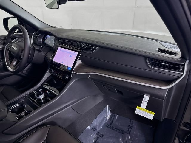 New 2025 Jeep Grand Cherokee Limited w/ Black Appearance Package image 29