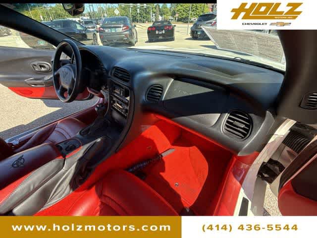 Used 2002 Chevrolet Corvette Convertible w/ Preferred Equipment Group2 RWD image 27