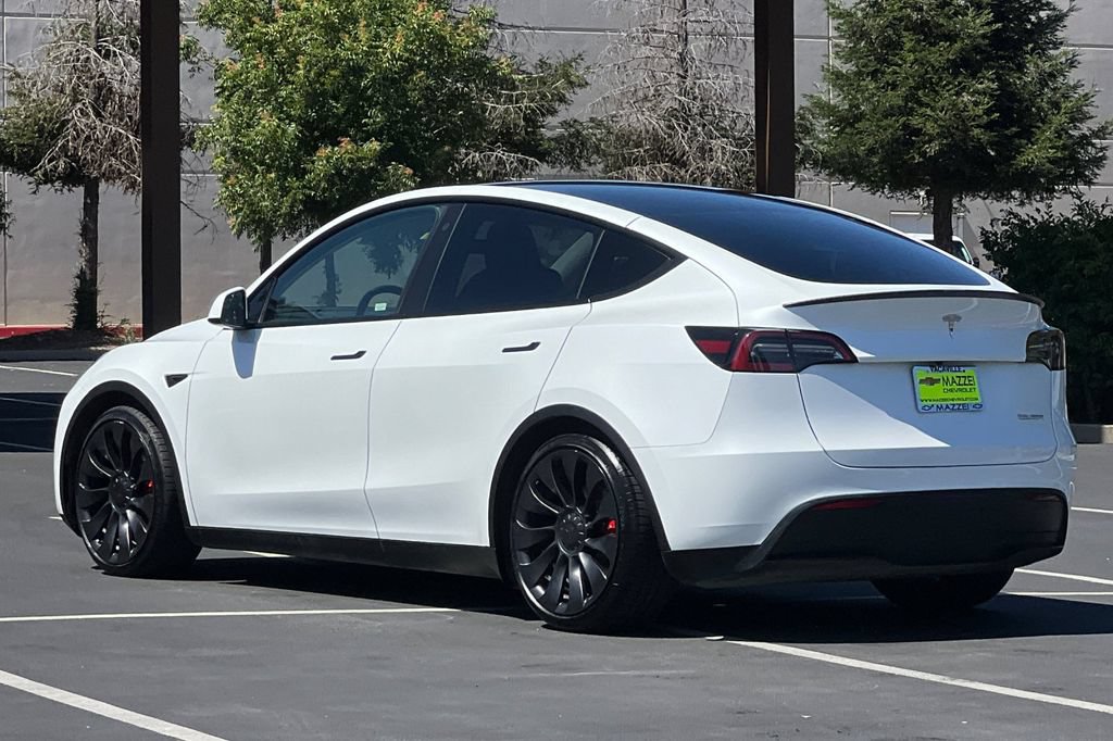 Used 2023 Tesla Model Y Performance AWD/4WD image 3