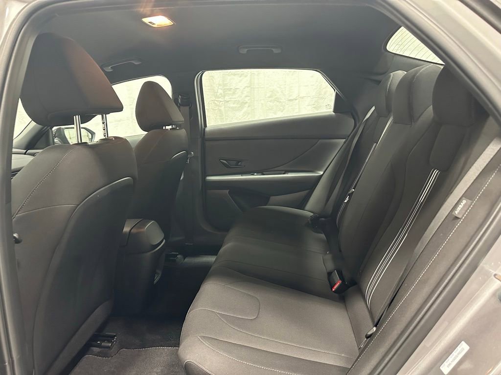 Used 2025 Hyundai Elantra Sport image 39